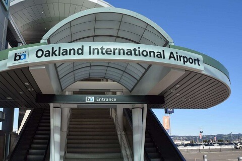 Oakland_Airport_BART_Station.jpg